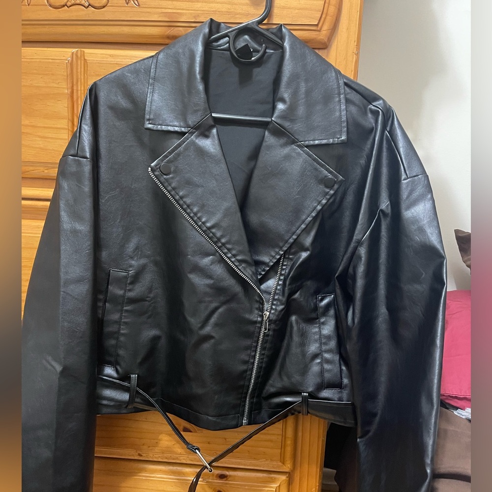 Notched Collar Buckle Jacket